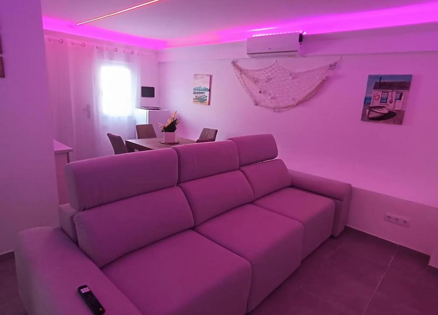 Vip Poolsuite Calafell 0*,